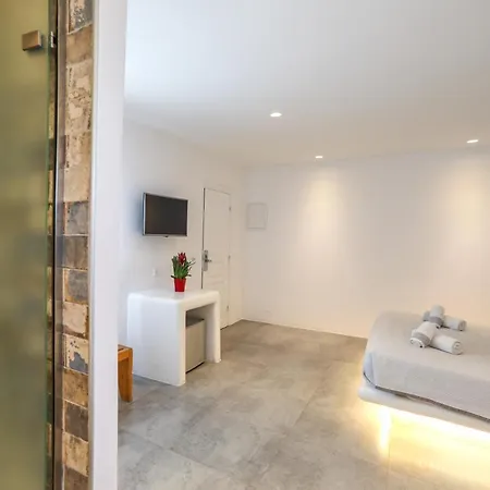 Hotell Petinaros 4*