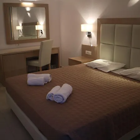 Petinaros Hotell