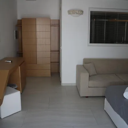 Hotell Petinaros 4*